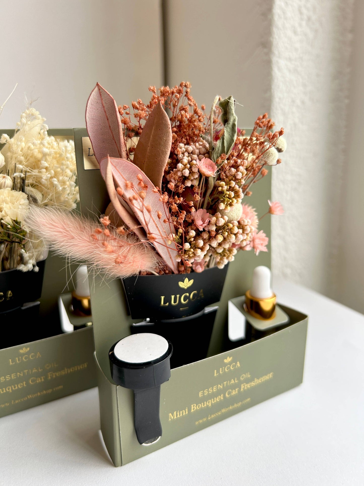 Lucca Nontoxic Floral Car Air Freshener: Amber & Chamomile & Vanilla