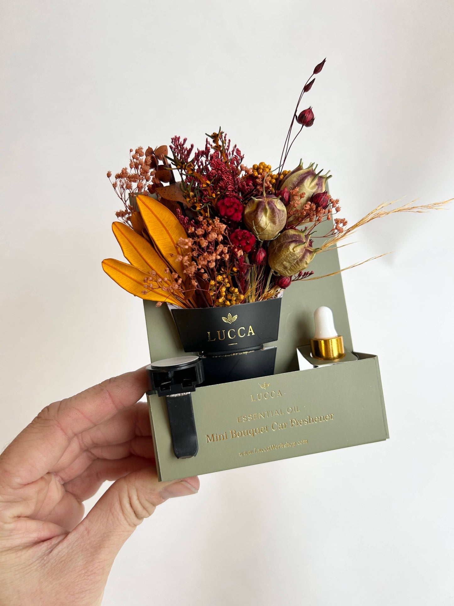Lucca Nontoxic Floral Car Air Freshener: Amber & Chamomile & Vanilla
