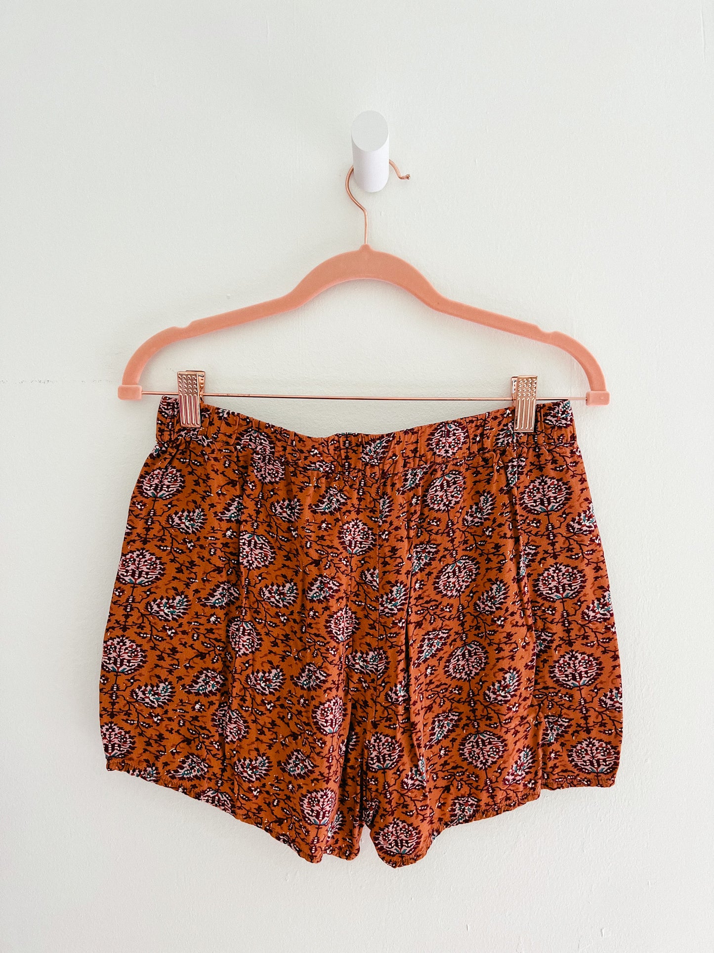 Madewell Drapey Pull-On Shorts in Warm Paisley