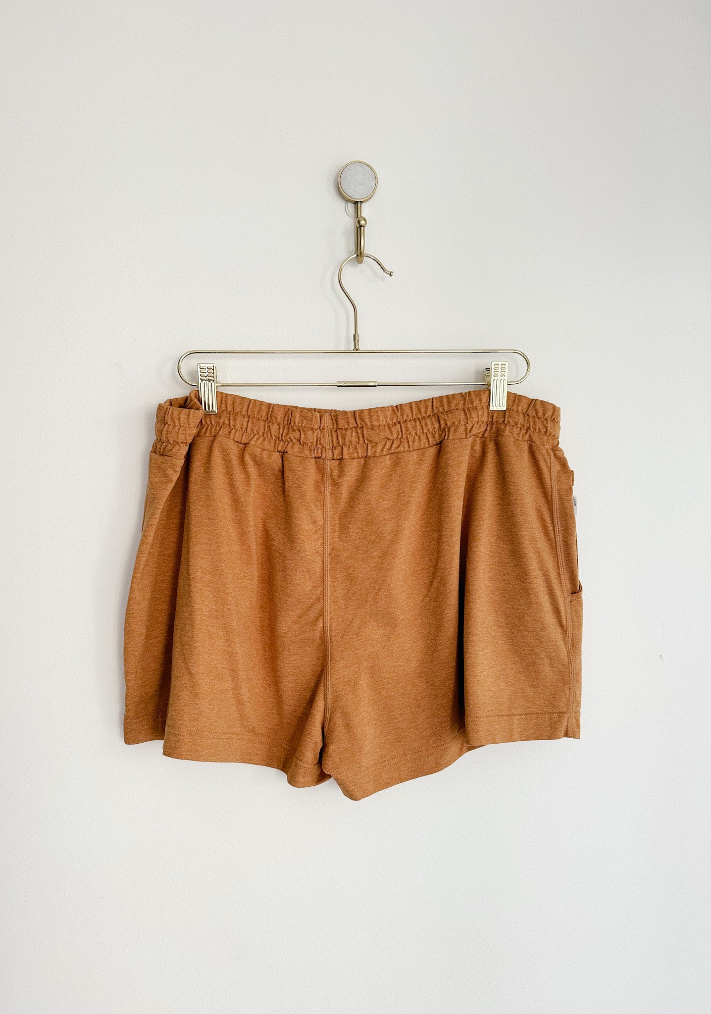 Vuori Halo Performance Shorts In Flax Heather