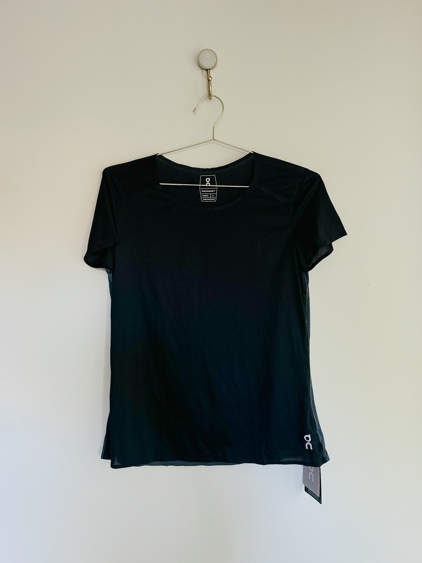 ON Running Performance-T in Black | Dark