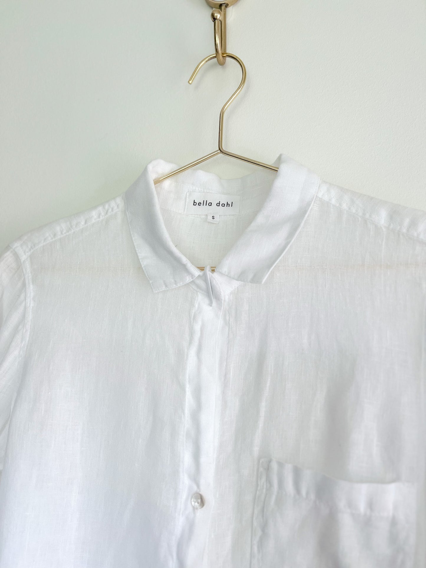 Bella Dahl White Linen Button Down Long Sleeved Shirt