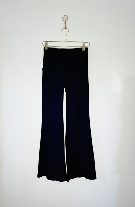 Athleta Salutation Stash Rib Flare Pants