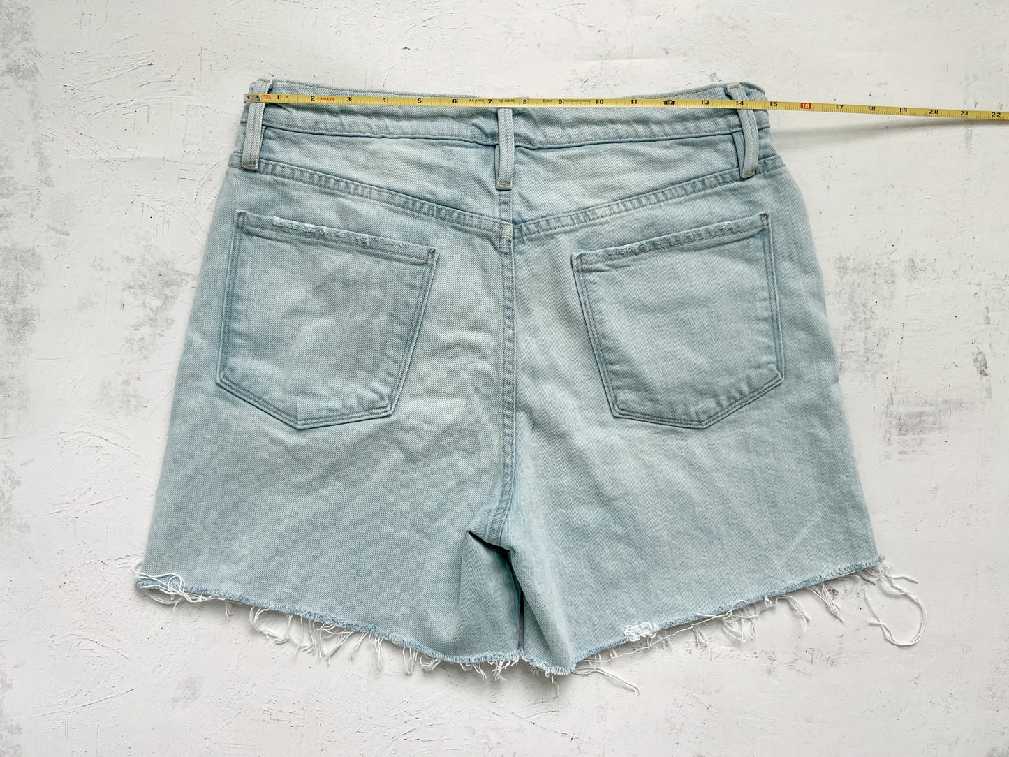 Frame Le Tour Shorts in Altadena Wash