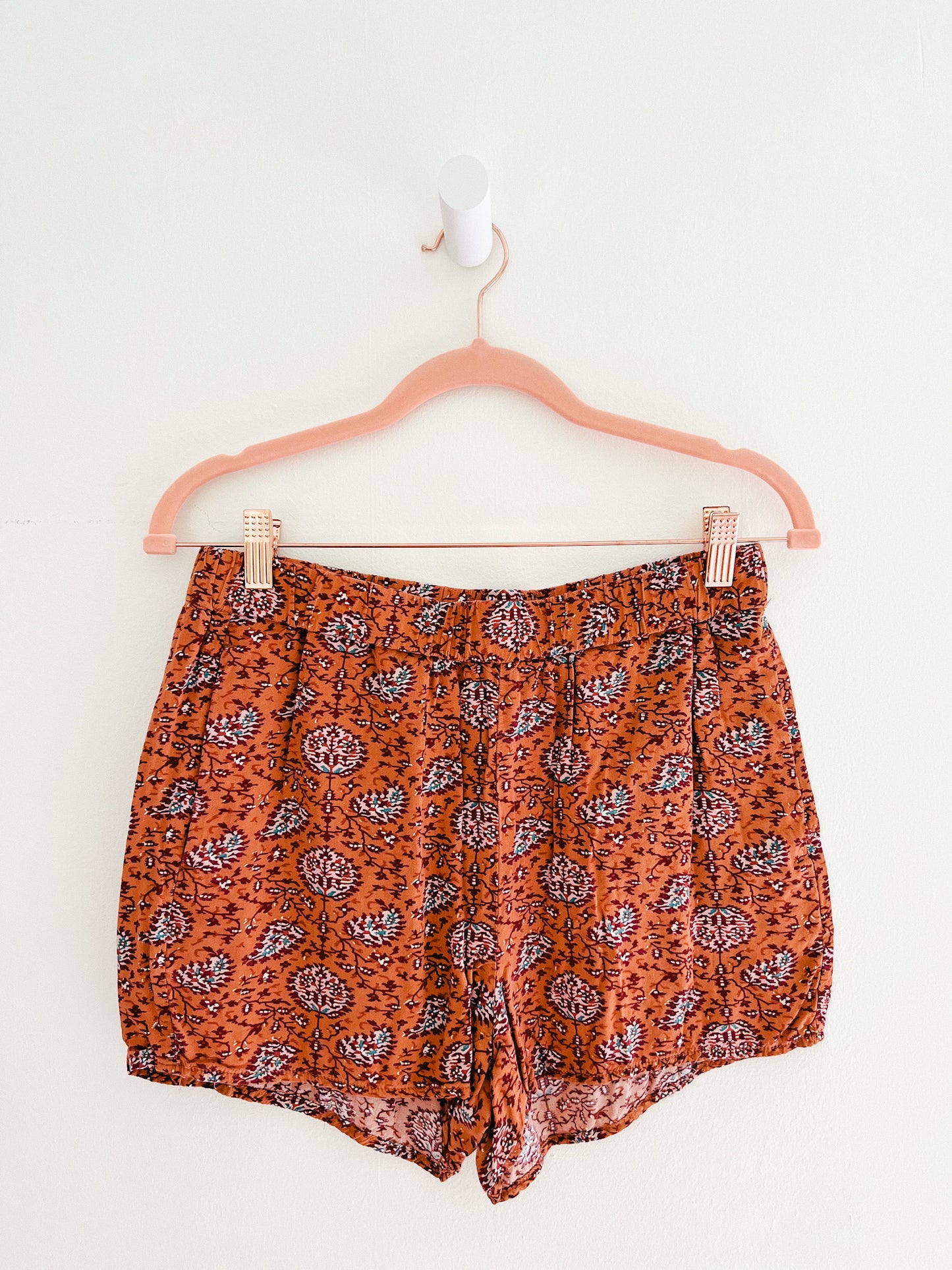 Madewell Drapey Pull-On Shorts in Warm Paisley