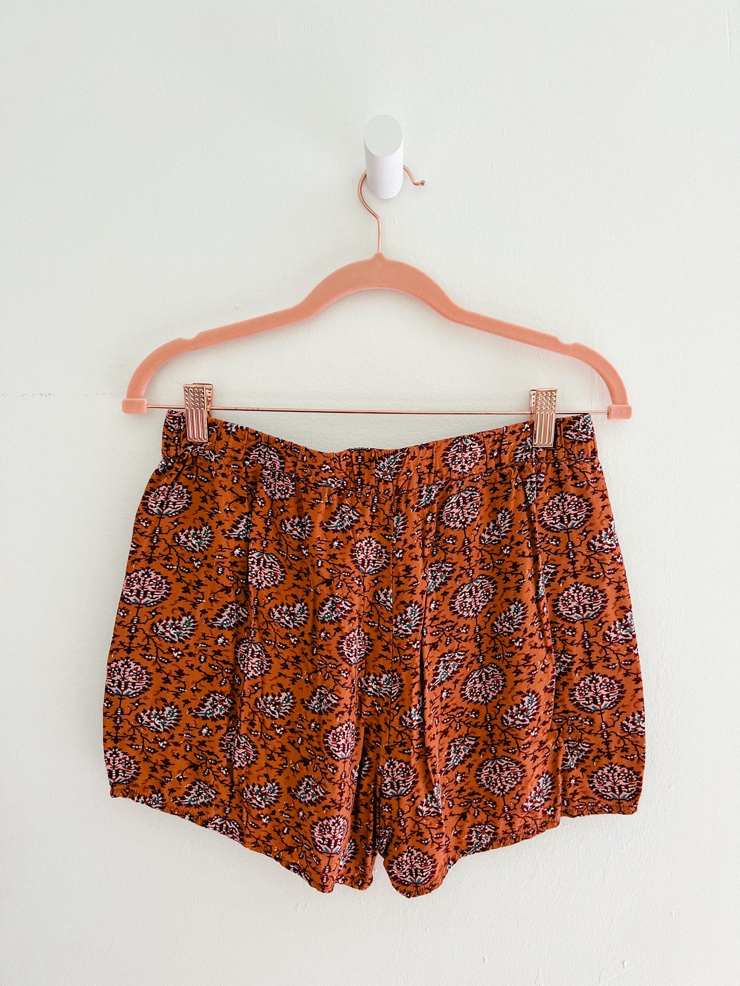 Madewell Drapey Pull-On Shorts in Warm Paisley